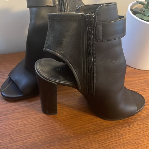 Vince Italian leather cutout heels - Picture 2 of 5